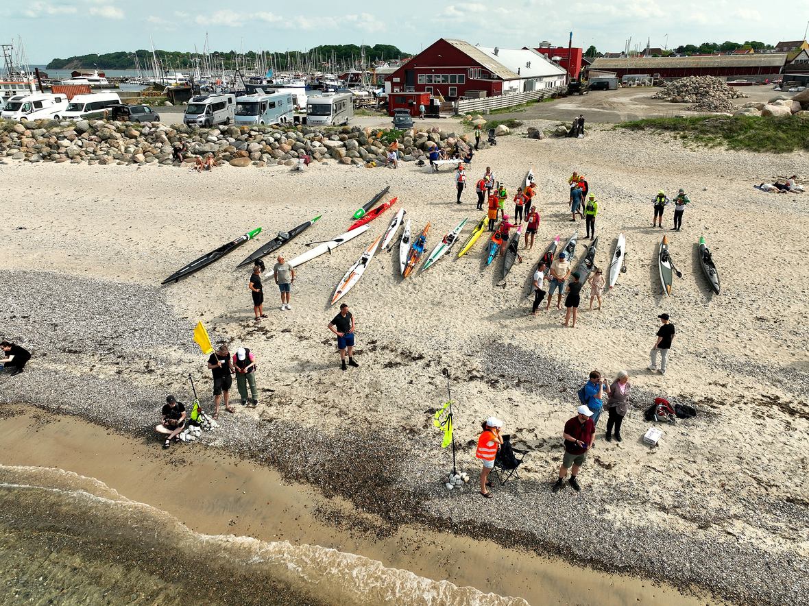 Deltagere i mål ved havnen efter løbet