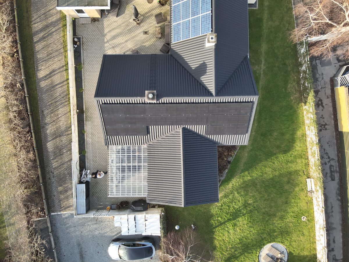 Visuelt luftfoto af samme solcelleanlæg